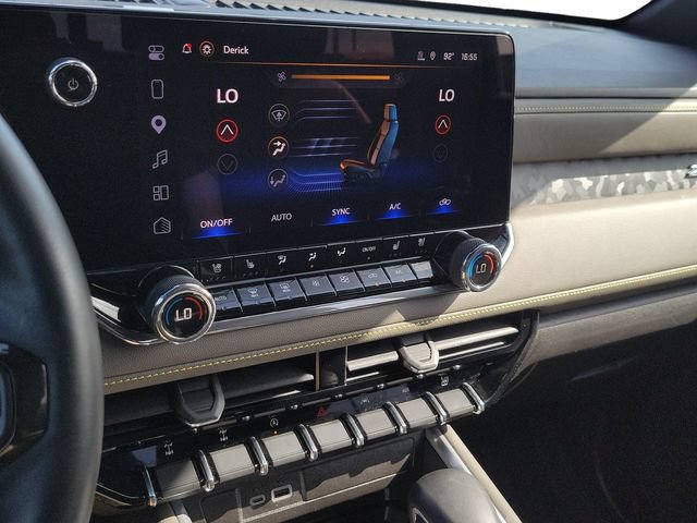 Used 2026 Chevrolet Colorado ZR2 w/ Technology Package AWD/4WD image 15