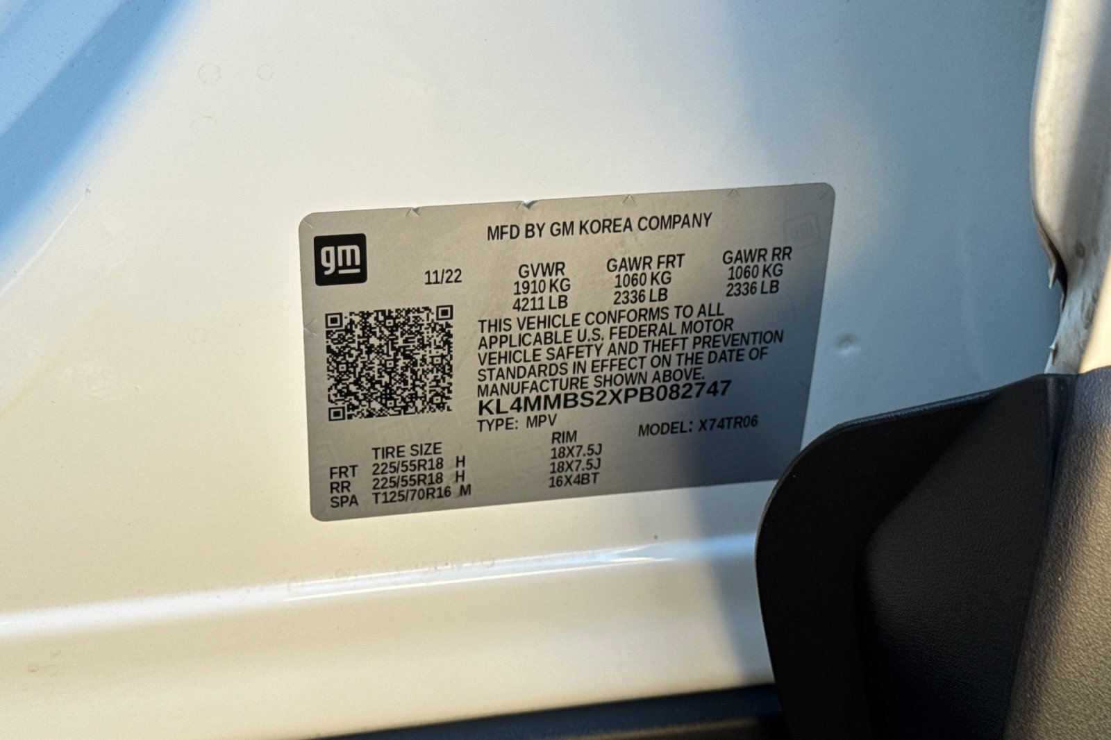 Used 2023 Buick Encore GX Preferred w/ Cold Weather Comfort Package FWD image 32