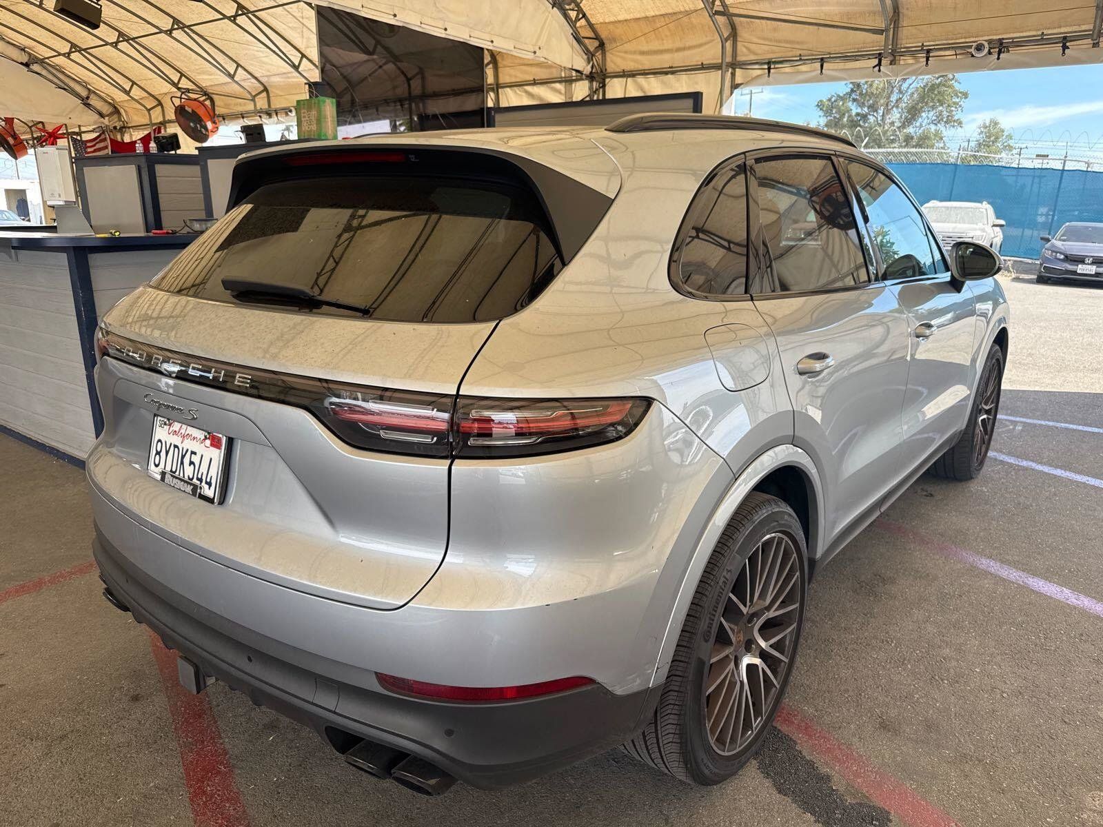 Used 2021 Porsche Cayenne S AWD/4WD image 2