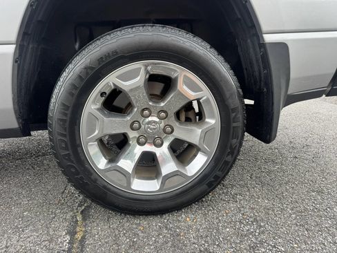 Used 2019 RAM 1500 Big Horn AWD/4WD image 11