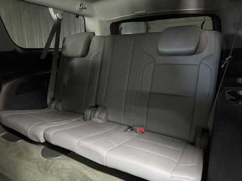 Used 2015 Chevrolet Suburban LT AWD/4WD image 27