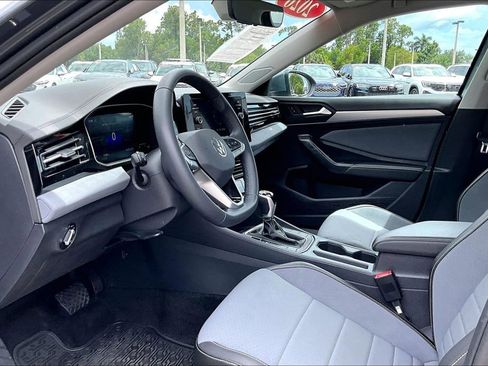 Used 2026 Volkswagen Jetta SE w/ Black Wheel Package FWD image 14