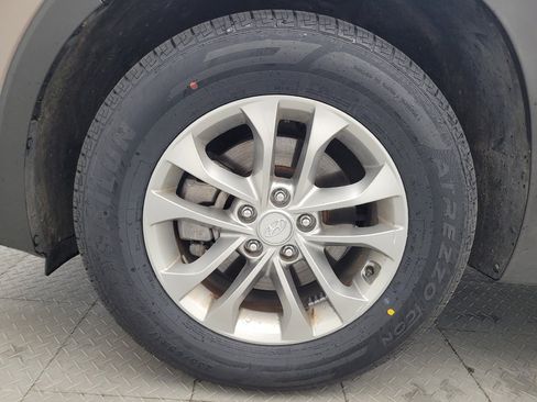Used 2019 Hyundai Santa Fe SE FWD image 31
