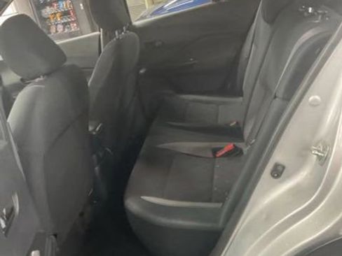 Used 2020 Nissan Kicks S image 12