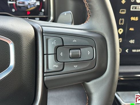 Used 2025 GMC Sierra 1500 AT4 w/ Technology Package AWD/4WD image 27