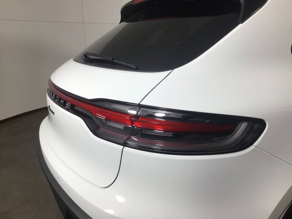 Certified 2026 Porsche Macan AWD/4WD image 16