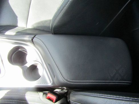 Used 2016 Dodge Challenger SRT Hellcat image 20