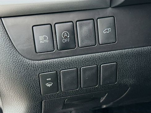 Used 2018 Toyota Highlander XLE AWD/4WD image 15