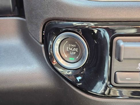 Used 2023 Chevrolet Silverado 1500 LT Trail Boss w/ Convenience Package II AWD/4WD image 30