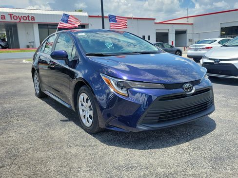 Used 2024 Toyota Corolla LE FWD image 2