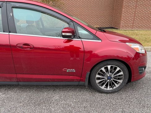 Used 2017 Ford C-MAX Energi Titanium w/ Equipment Group 501A image 14