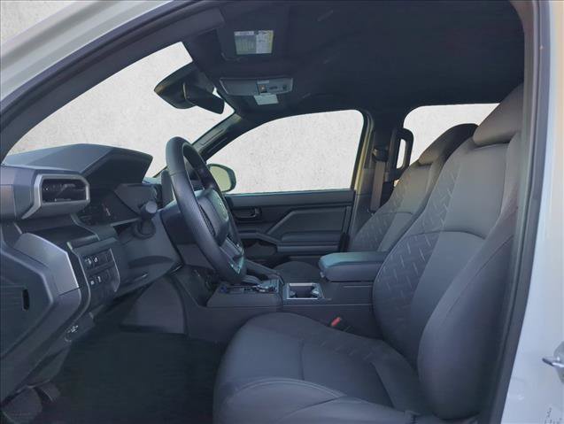 Certified 2025 Toyota Tacoma SR5 AWD/4WD image 14