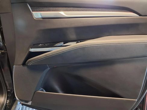 Used 2025 Cadillac Escalade V AWD/4WD image 13