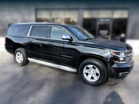 Used 2015 Chevrolet Suburban LTZ image 7