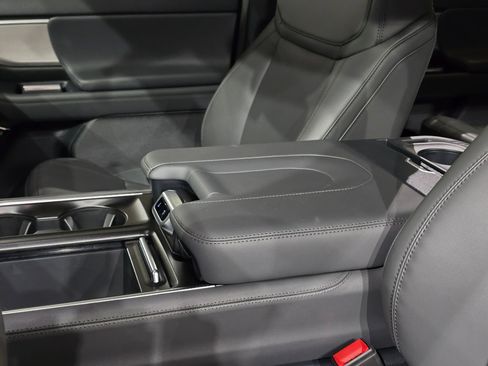 New 2026 Ford Expedition Active image 37