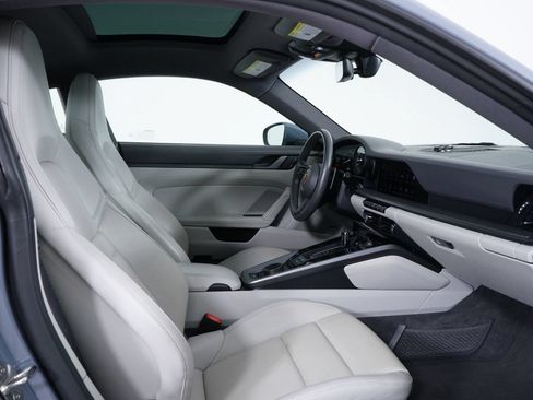 Used 2024 Porsche 911 Carrera RWD image 27