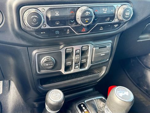 Used 2021 Jeep Wrangler Unlimited Sahara image 14