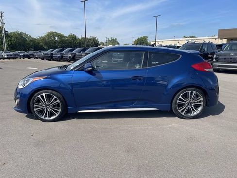 Used 2016 Hyundai Veloster Turbo w/ Option Group 04 FWD image 2