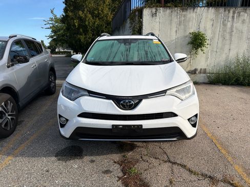 Used 2018 Toyota RAV4 XLE AWD/4WD image 5