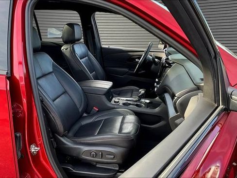 Used 2023 Chevrolet Traverse RS w/ LPO, Floor Liner Package AWD/4WD image 29