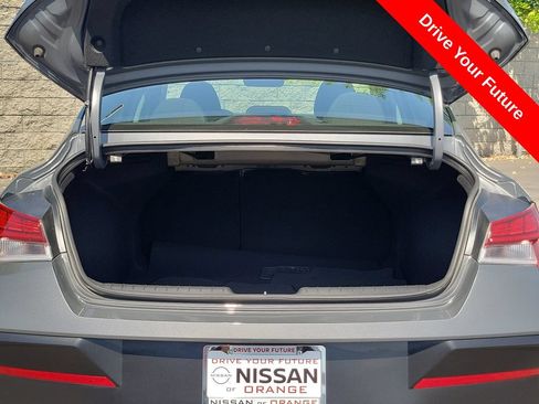 Used 2025 Hyundai Elantra SEL FWD image 25