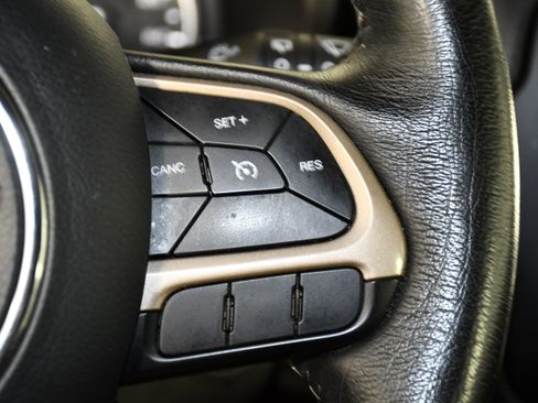Used 2015 Jeep Renegade Latitude w/ Cold Weather Group II AWD/4WD image 21