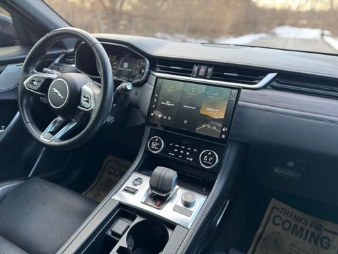 Used 2023 Jaguar F-PACE S image 31