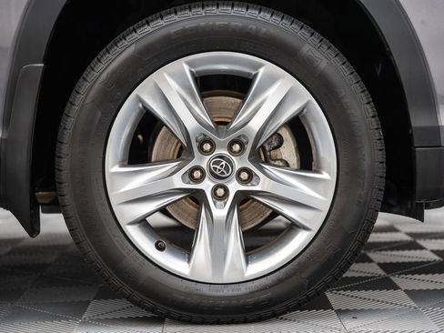 Used 2016 Toyota Highlander Limited Platinum AWD/4WD image 18