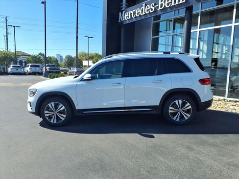 New 2025 Mercedes-Benz GLB 250 4MATIC image 3