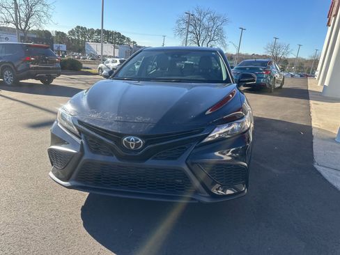 Used 2023 Toyota Camry SE image 1