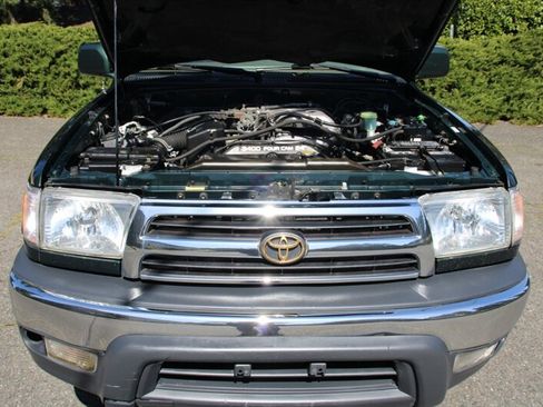 Used 2000 Toyota 4Runner SR5 image 19