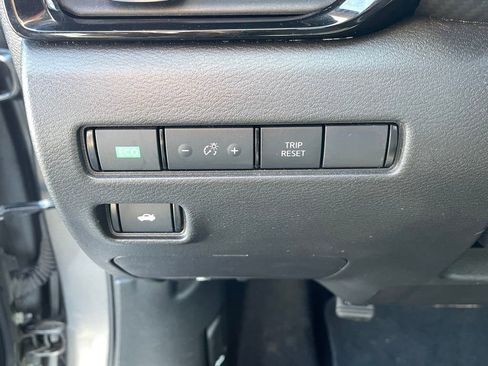 Used 2024 Nissan Sentra SV image 10