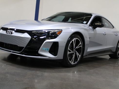 Used 2023 Audi e-tron GT Prestige AWD/4WD image 5