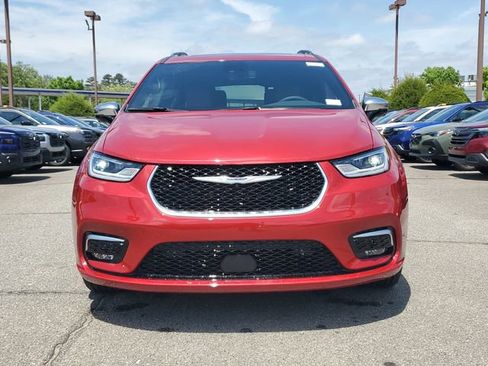New 2026 Chrysler Pacifica Pinnacle FWD image 2