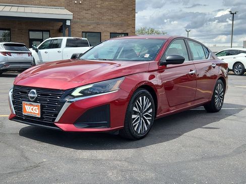 Used 2024 Nissan Altima 2.5 SV FWD image 5