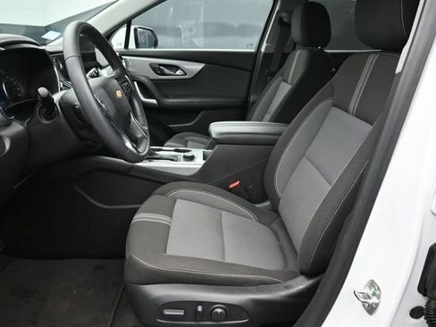 Used 2025 Chevrolet Blazer LT FWD image 11
