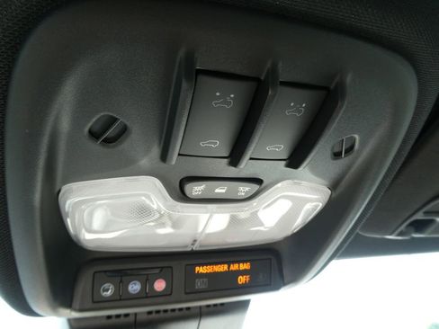 Certified 2025 Chevrolet Colorado ZR2 w/ Technology Package AWD/4WD image 30