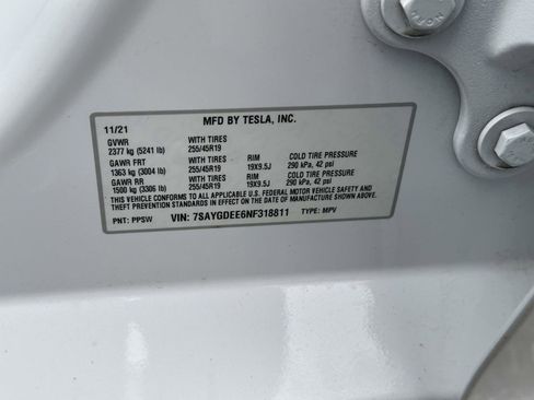 Used 2022 Tesla Model Y Long Range AWD/4WD image 17