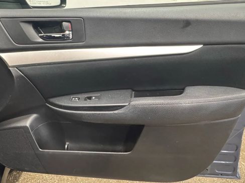 Used 2013 Subaru Outback 2.5i image 16
