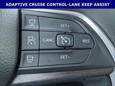 New 2025 Jeep Grand Cherokee Limited w/ Black Appearance Package image 13