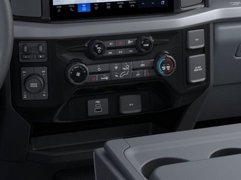 New 2026 Ford F250 XLT w/ XLT Premium Package AWD/4WD image 15