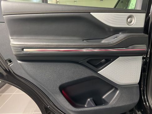 New 2026 Lincoln Navigator Black Label AWD/4WD image 40