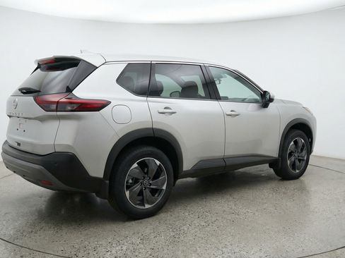 Used 2025 Nissan Rogue SV image 9