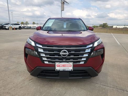 Used 2025 Nissan Rogue SV image 9