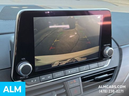 Used 2025 Nissan Altima 2.5 SV image 19