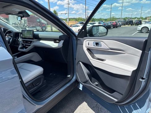New 2026 Ford Explorer Active w/ Active Comfort Package AWD/4WD image 32