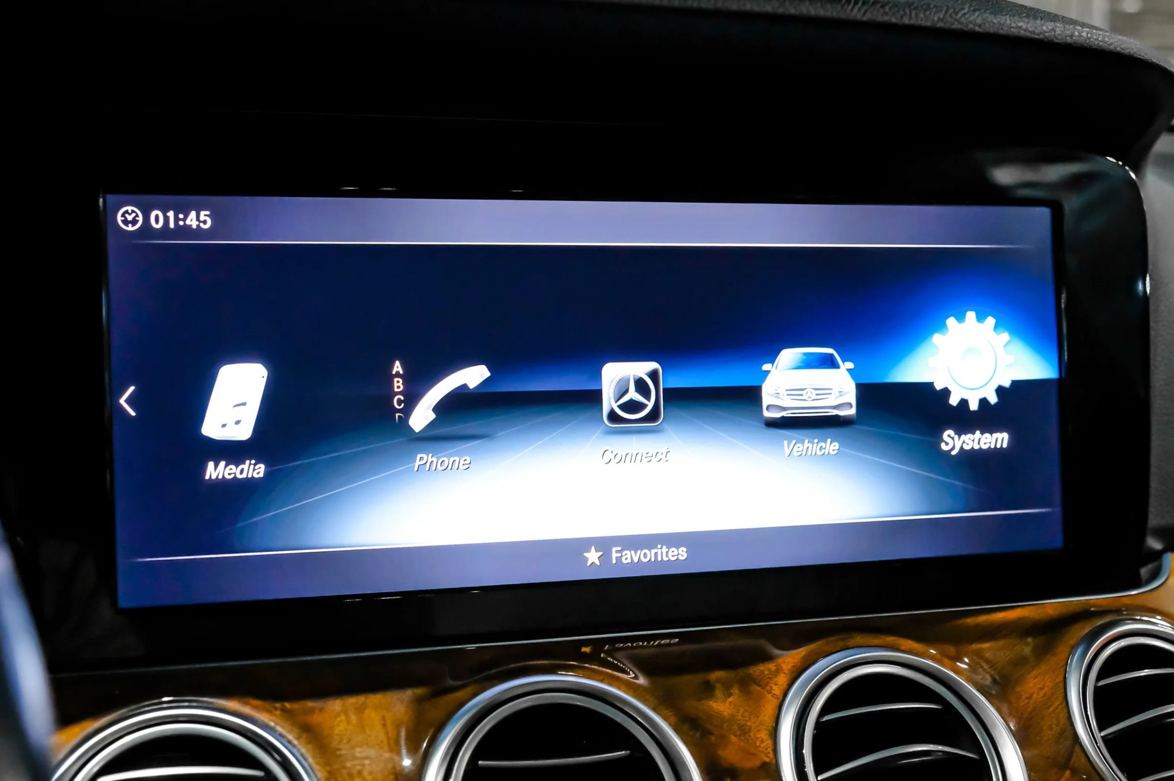 Used 2018 Mercedes-Benz E 300 image 31