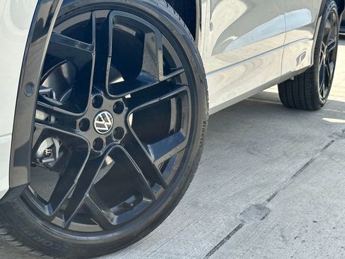 New 2026 Volkswagen Tiguan SE R-Line FWD image 2