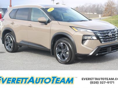 Used 2025 Nissan Rogue SV w/ SV Premium Package