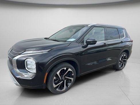 Used 2022 Mitsubishi Outlander SEL image 2